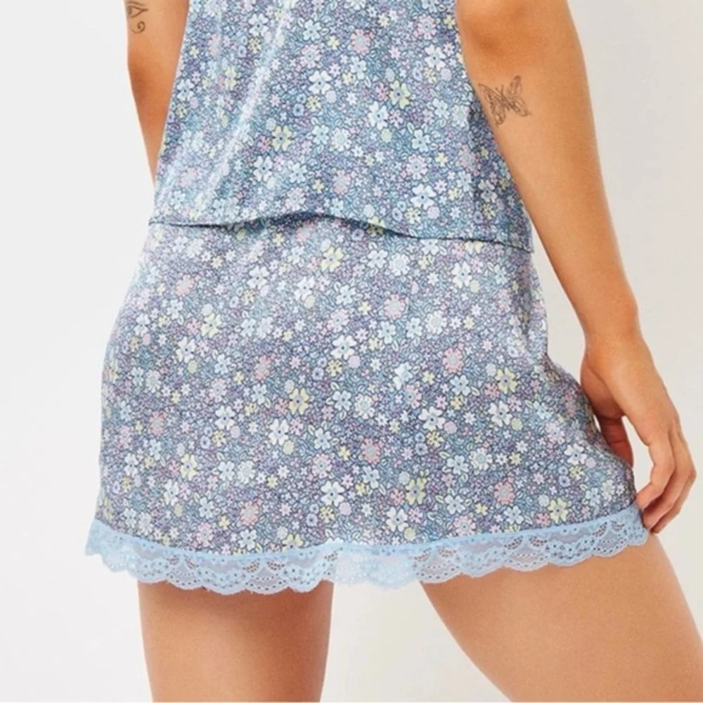 Frankie's Bikinis Blue Floral Lace-Trim Mini Skirt